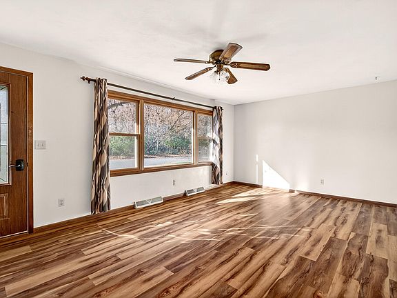 4th image of 206 Moorland Dr