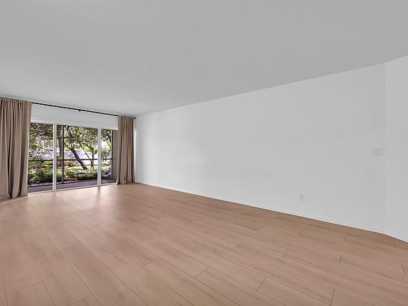 2nd image of 91 Willow Rd APT 104
