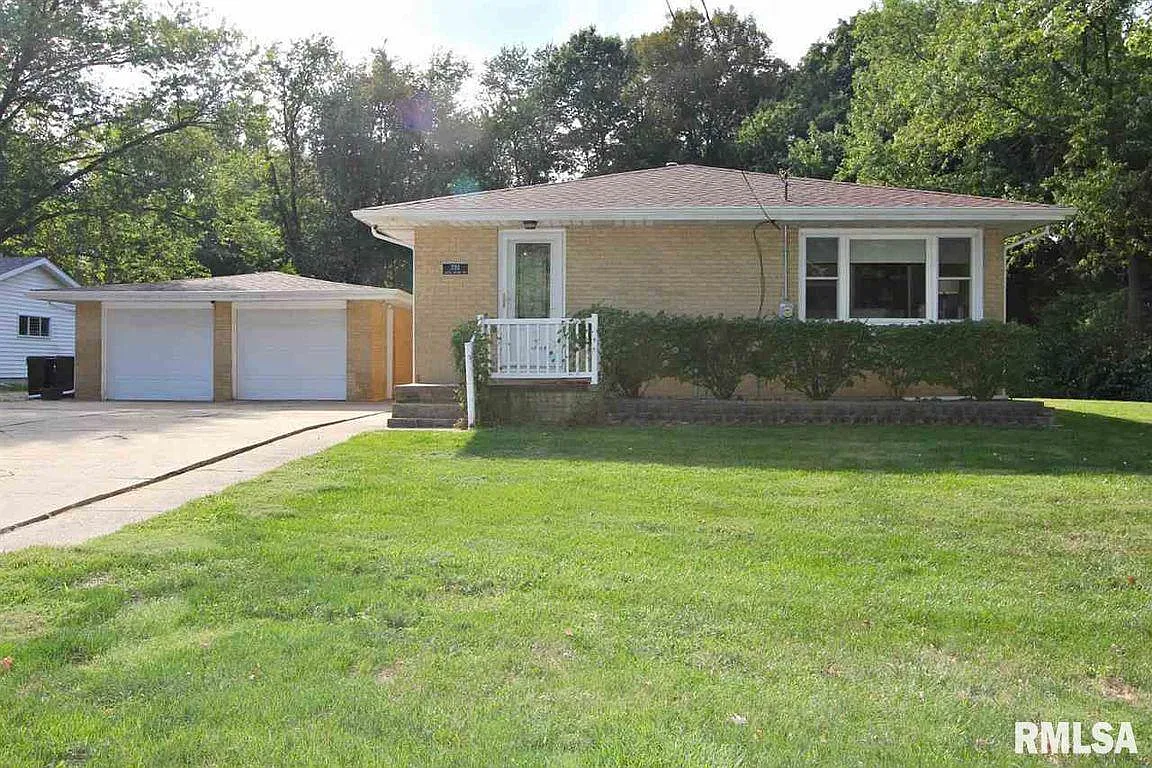 2311 S Skyway Rd photo 1