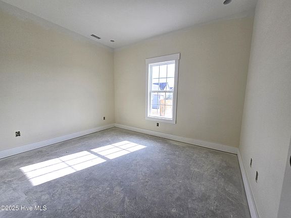 4th image of 414 Derrick Drive