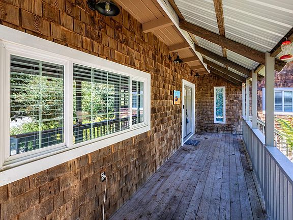 3rd image of 212 Farrell Drive