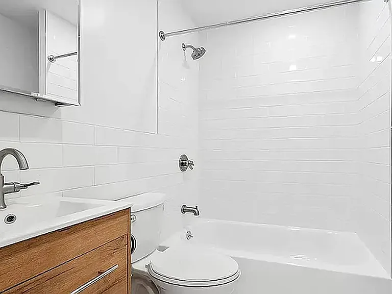 105 Carroll St #4 — Photo 8