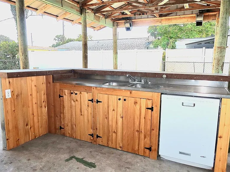 2709 Arc Dr — Photo 36