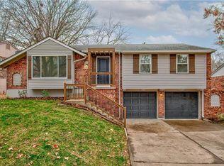2917 NW Chelsea Pl, Blue Springs, MO 64015