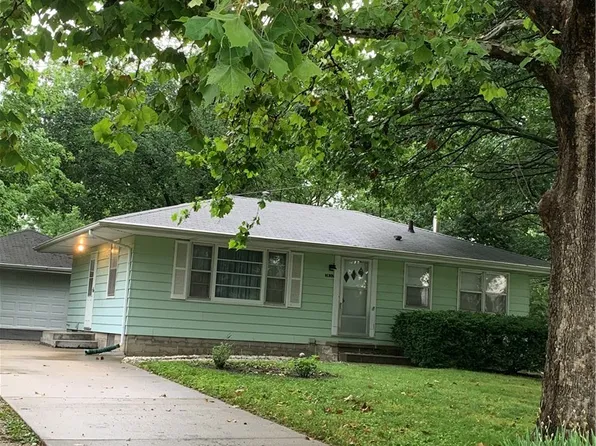 3832 E 25th St, Des Moines, IA 50317