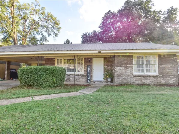 5207 Candlewood Dr, Northport, AL 35473