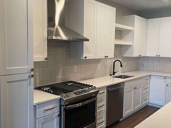 3rd image of 695 Grand Ave #207