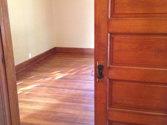 2nd image of 403 W 7th St
