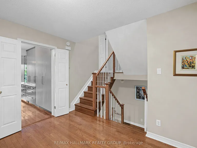 44 Dunbarton Ct — Photo 13