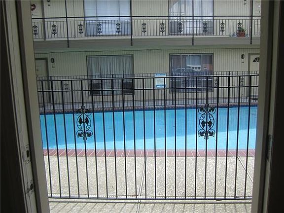 3rd image of 310 Jewel St APT 1A