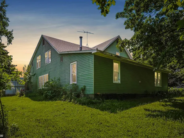 14332 Irish Ridge Rd, Burlington, IA 52601