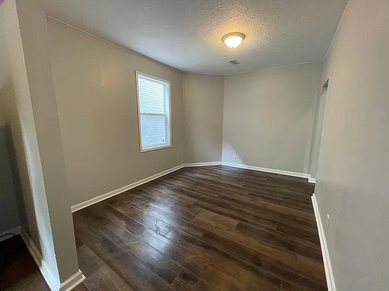 705 W Charles St #2 — Photo 2