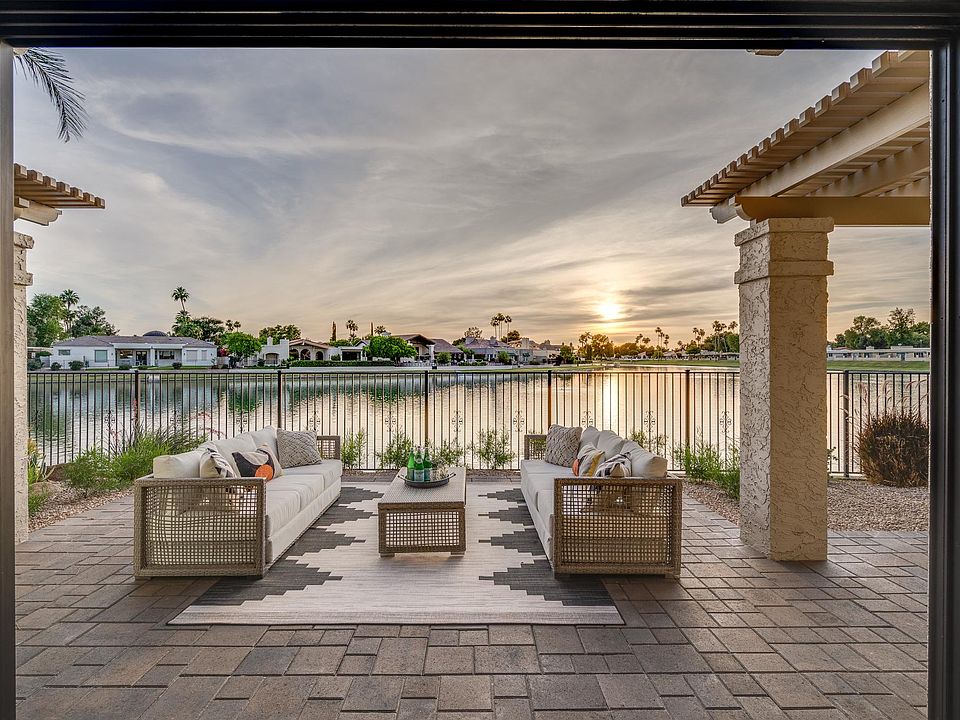 Indoor / outdoor living