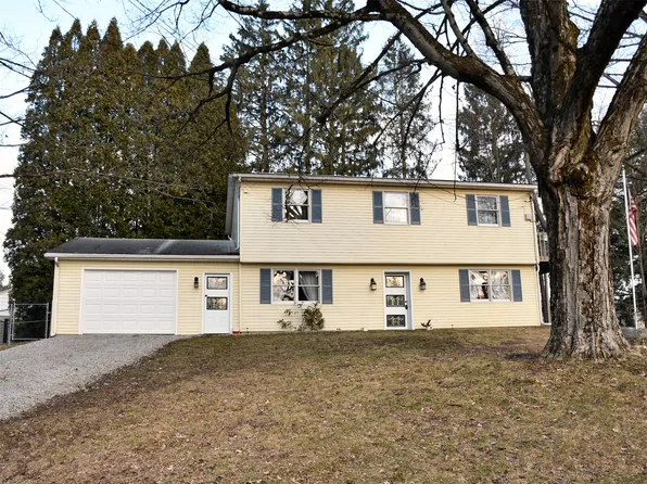 11868 Oakmere Pl, Conneaut Lake, PA 16316