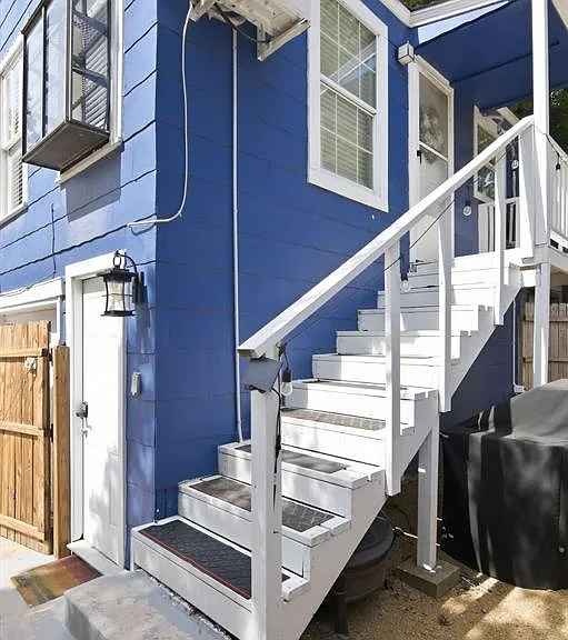 908 Haskell St — Photo 2