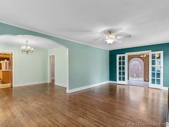 4th image of 811 S Indianapolis Ave