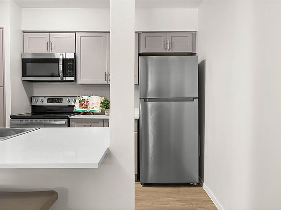 4th image of 1500 Northwest Blvd APT 424