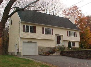 212 Federal St, Wilmington, MA 01887