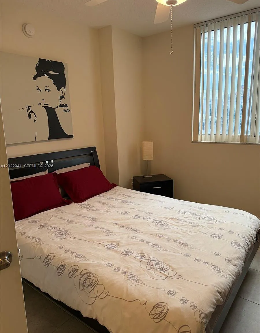2 bed, 1073 sqft, $3,100 — Photo 3