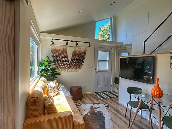 3rd image of 7044 McLaren Ave