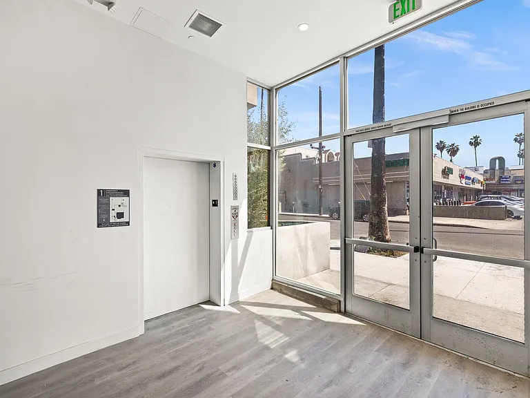 The Palms at Kittridge — Photo 13