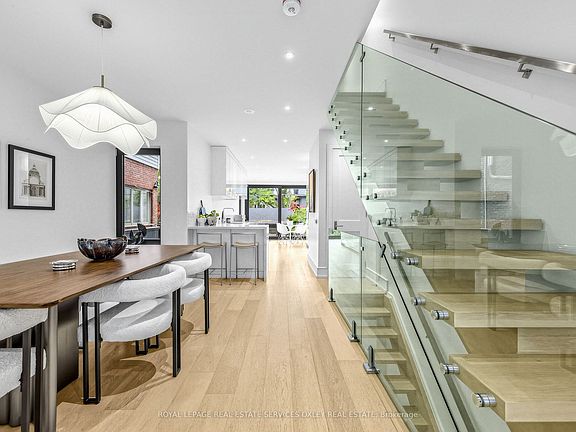 4th image of 167 Macpherson Ave