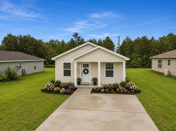 5425 Bayleaf Dr, Crestview, FL 32539