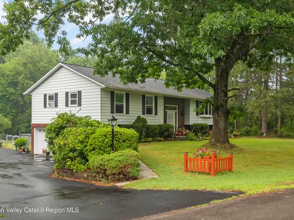 91 Whitney Drive, Valatie, NY 12184