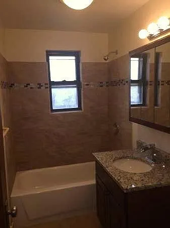 858 W Oakdale Ave — Photo 14