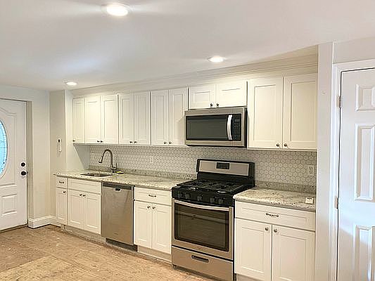2nd image of 851 Herkimer St #1