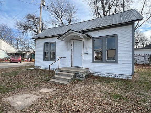 5th image of 200 E Centennial Dr