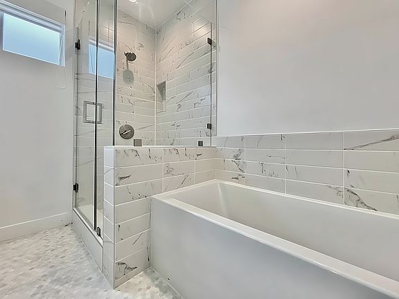 5th image of 605 San Vicente Blvd #204
