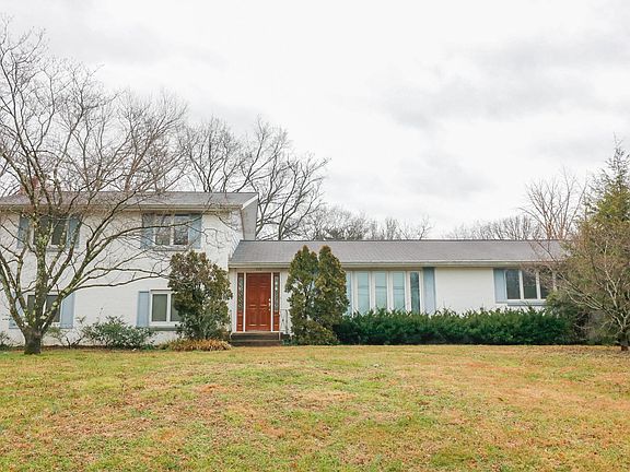 2nd image of 416 Glenpark Dr