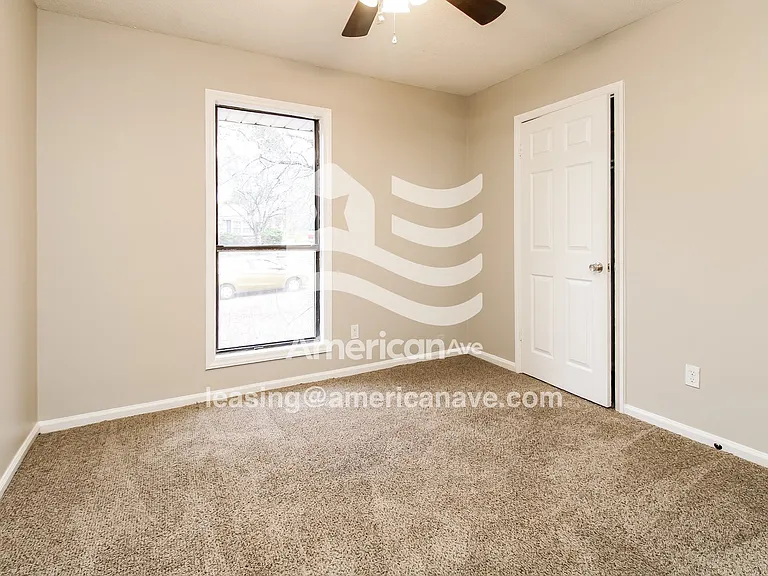 1395_011_bedroom_12.jpg