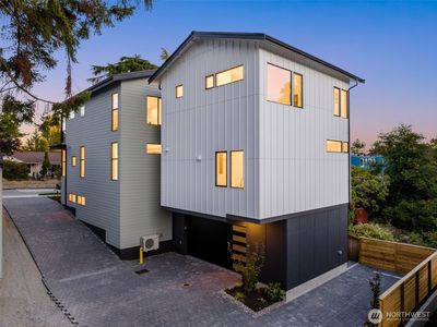 7335 21st Avenue NE #B, Seattle, WA, 98115