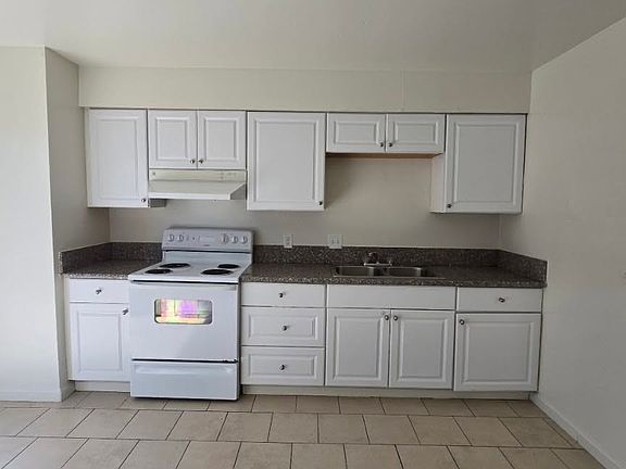 5th image of 4431 E Hedges Ave APT C