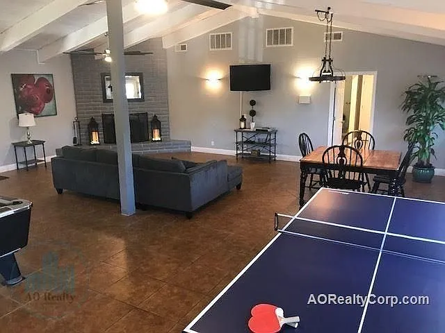 Shasta Villa Apartments — Photo 3