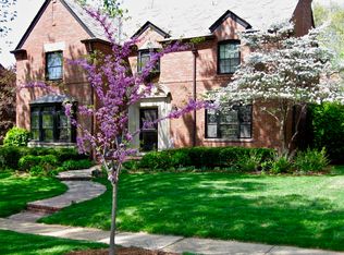 7419 Cromwell Dr, Saint Louis, MO 63105