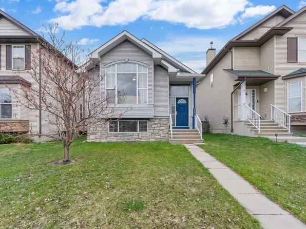 46 S Cranberry Grn SE, Calgary, AB T3M 1L4