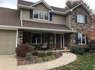 9627 Quail Rdg, Urbandale, IA 50322