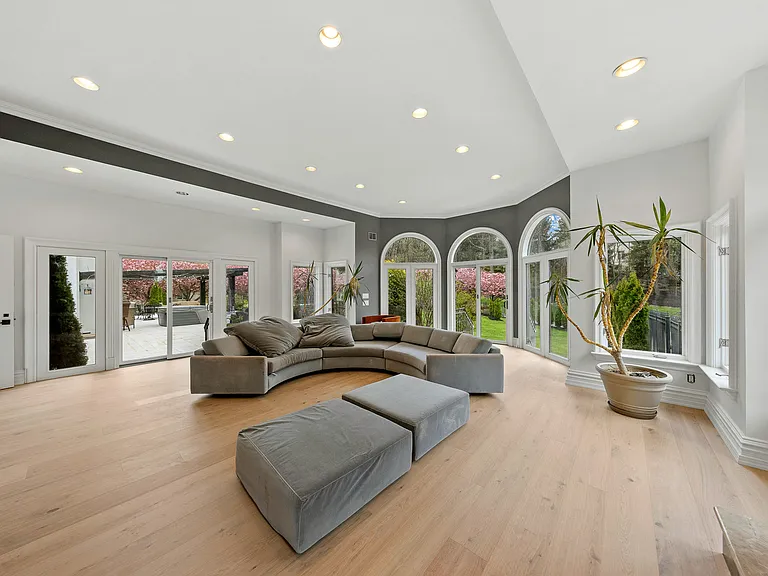 142 Hoover Dr — Photo 19
