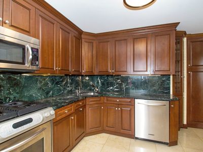 2 Bay Club Dr APT 20A, Bayside, NY, 11360