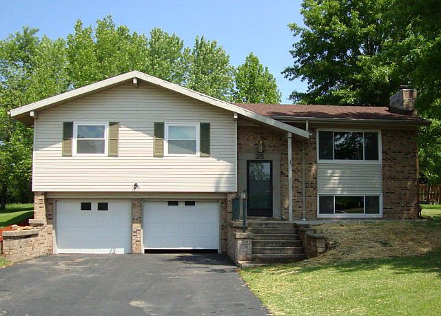 1st image of 25 N Larand Dr