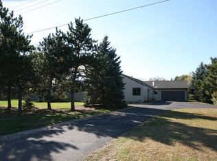 530 Quinlan Ave N, Lakeland, MN 55043