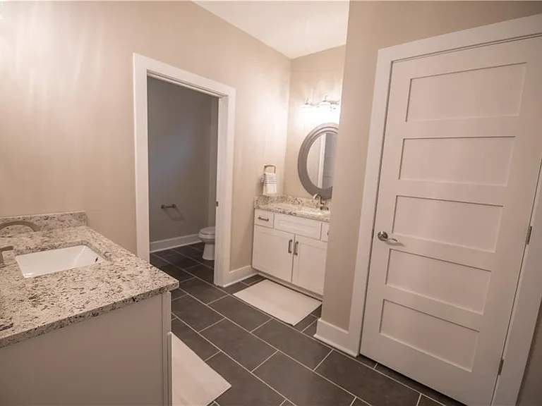 1709 Woodlawn Ave — Photo 24