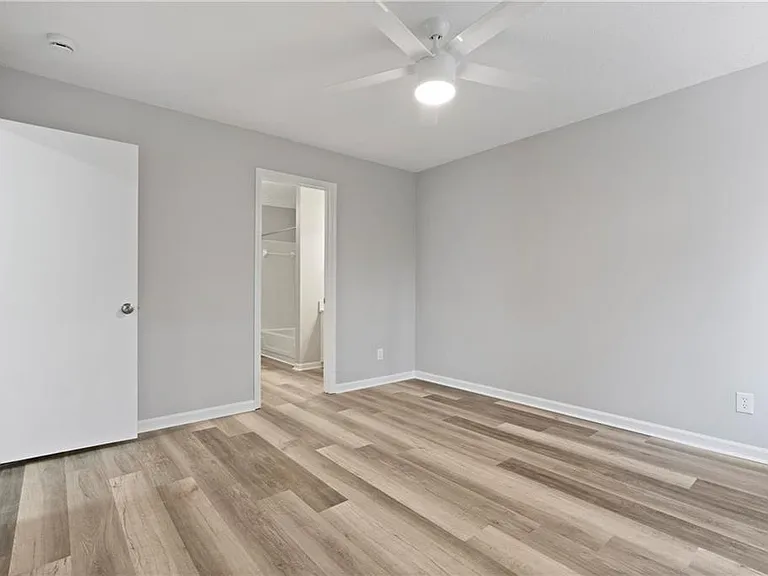 6623 Sevenoaks Dr — Photo 19