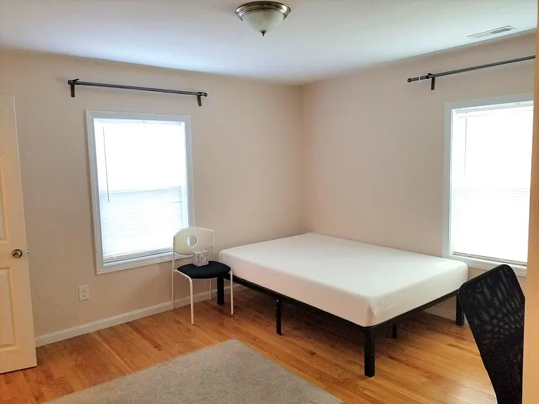 215 Newton St #A — Photo 8