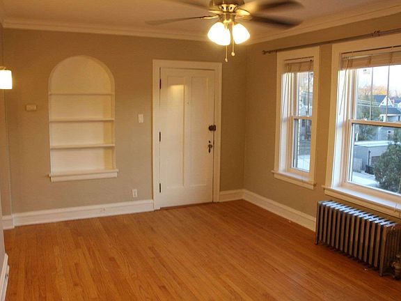 3rd image of 4891 N Hermitage Ave #3B