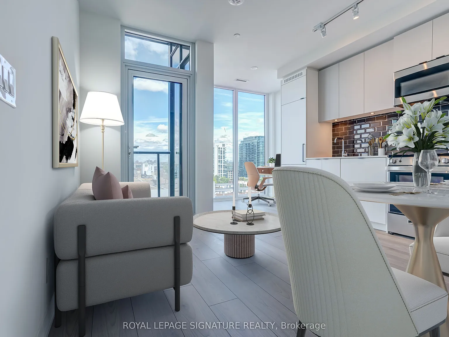 XO2 Condos — Photo 2