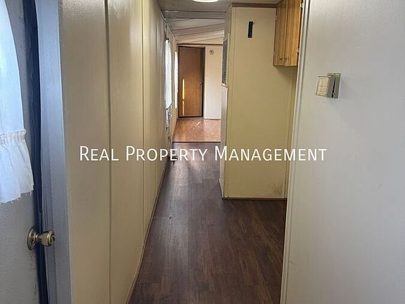 5th image of 3101 Western Hills Dr W
